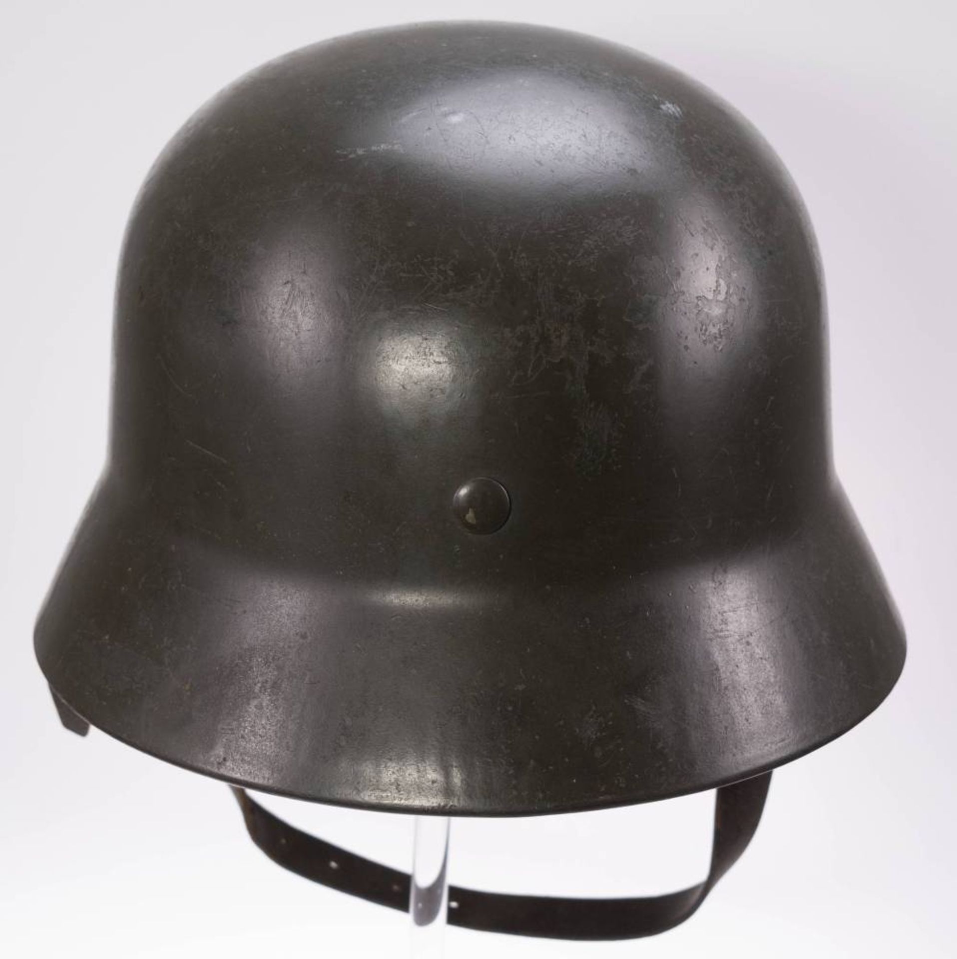 Waffen-SS, Stahlhelm M35 mit beiden Emblemen, grün lackierte Glocke, links die SS-Runen zu über - Bild 3 aus 10