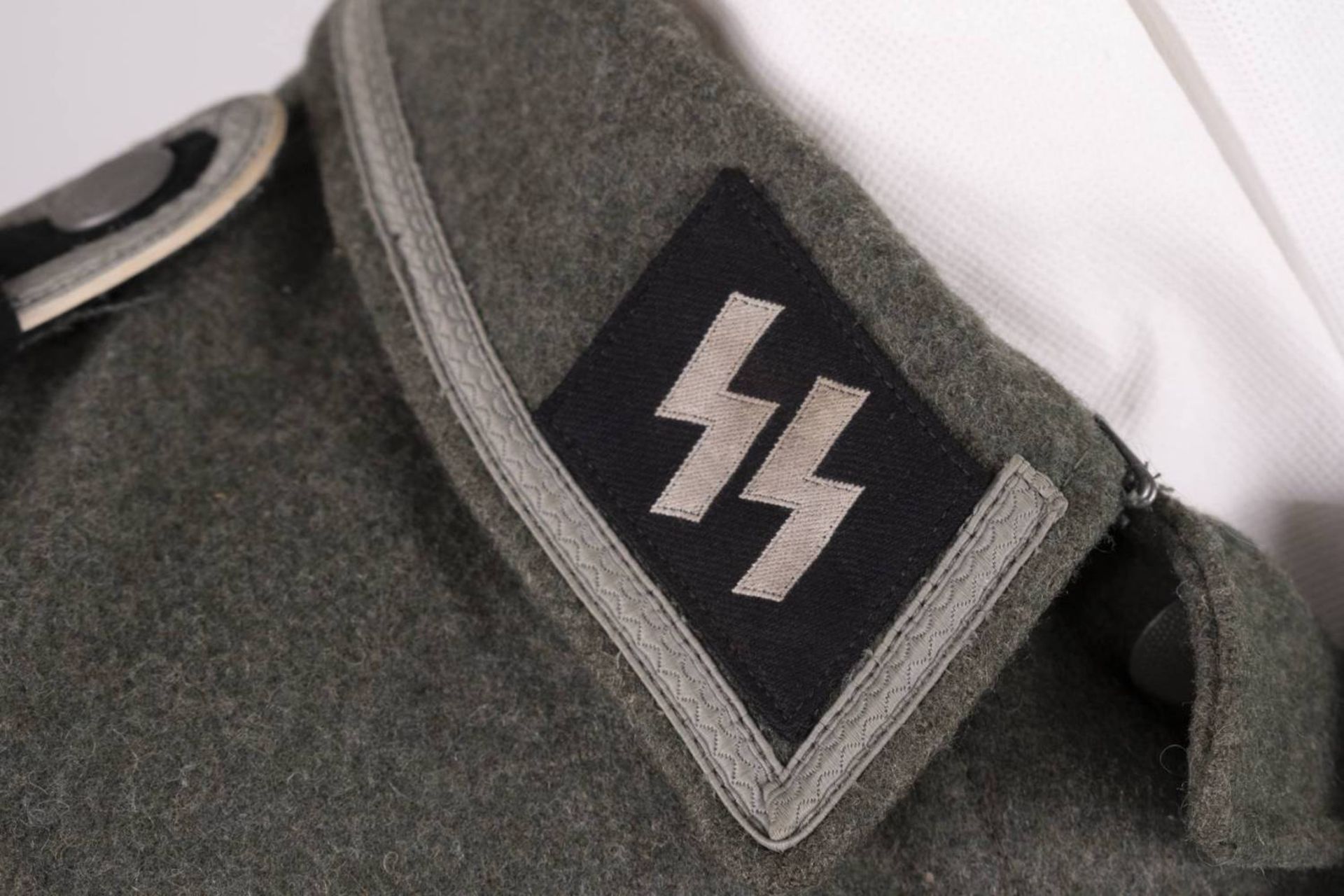 Waffen-SS, Feldbluse für einen Oberscharführer der 11. SS-Freiwilligen-Panzergrenadier-Division " - Bild 5 aus 34