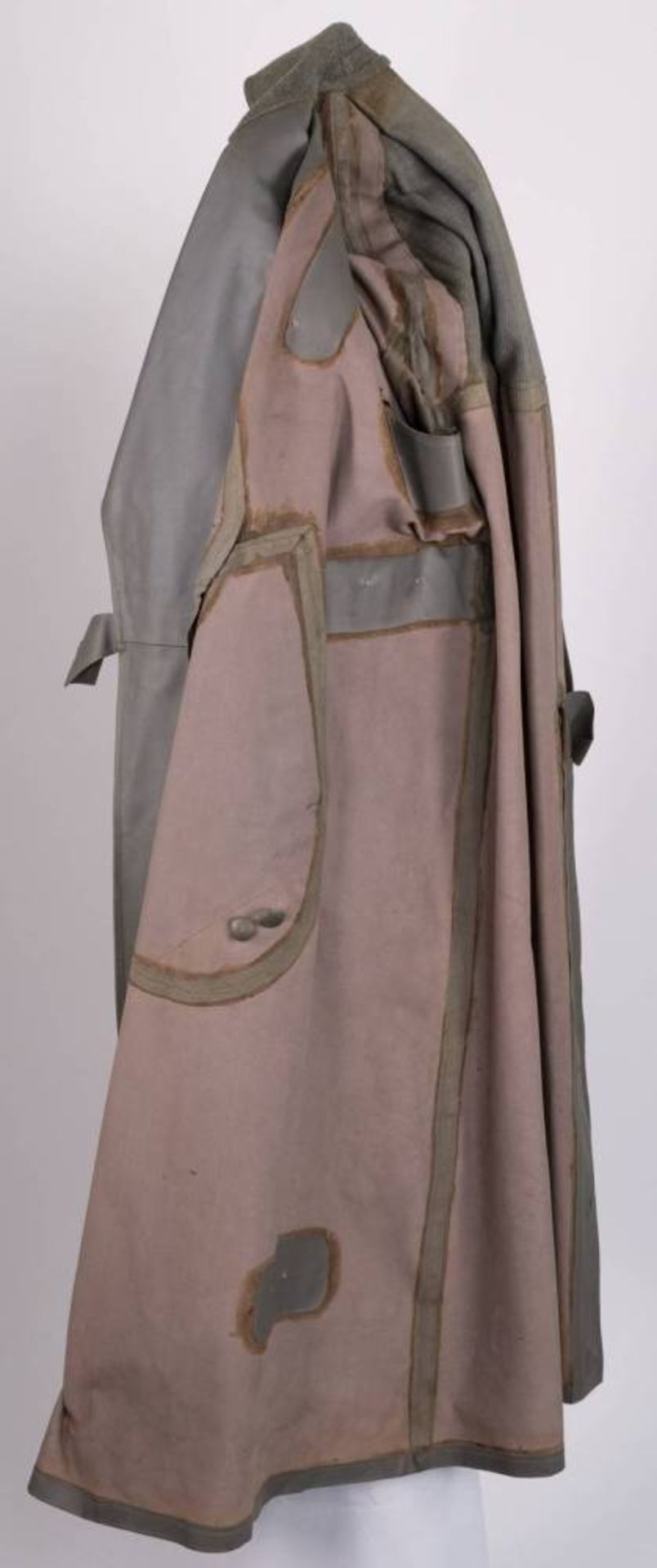 Wehrmacht Heer, Mantel für einen Kradmelder, gummiert, feldgrauer Kragen aus Heeresstoff, - Bild 16 aus 16