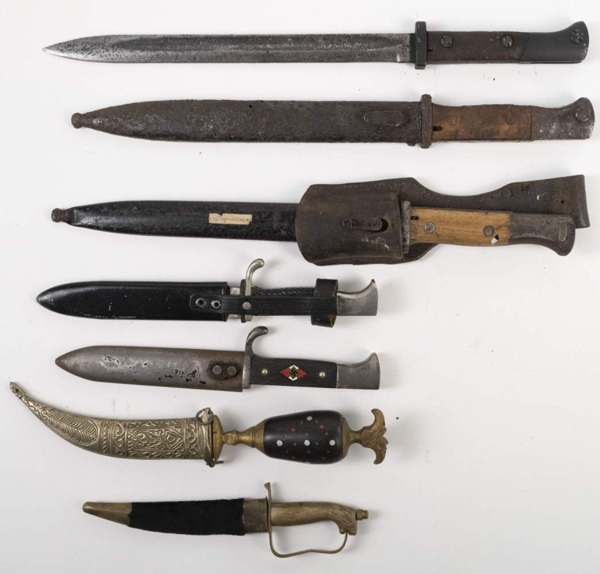 Konvolut Blankwaffen mit Seitengewehren, Bajonetten, Dolchen und Säbeln, insgesamt 21 Stück, dabei - Bild 12 aus 14