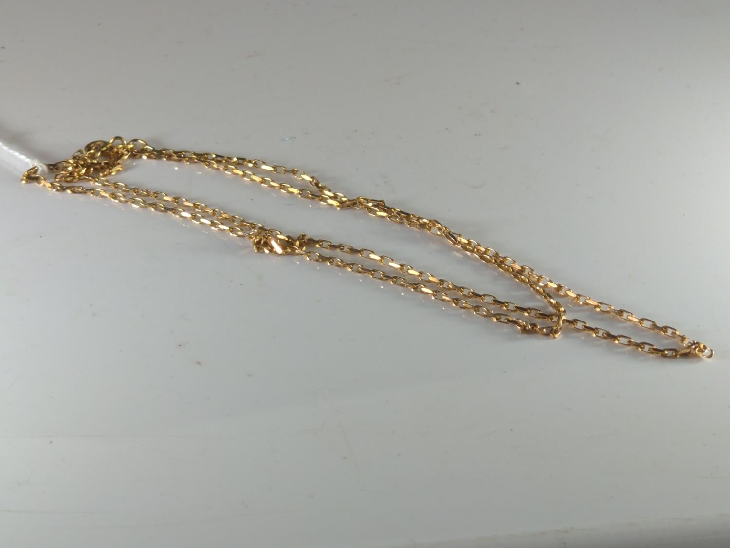 9ct gold rectangular cable link neck chain, 610mm, 4.37 grams - Image 2 of 2