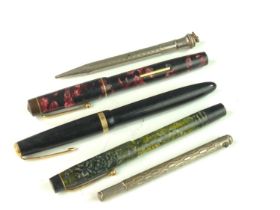 Three fountain pens with 14ct gold nibs to include: Red marble effect Summit S.125, De La Rue 'Onoto