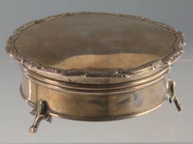 George V circular footed jewellery box, Adie Brothers Ltd, Birmingham 1924, diameter 9.5cm, gross we