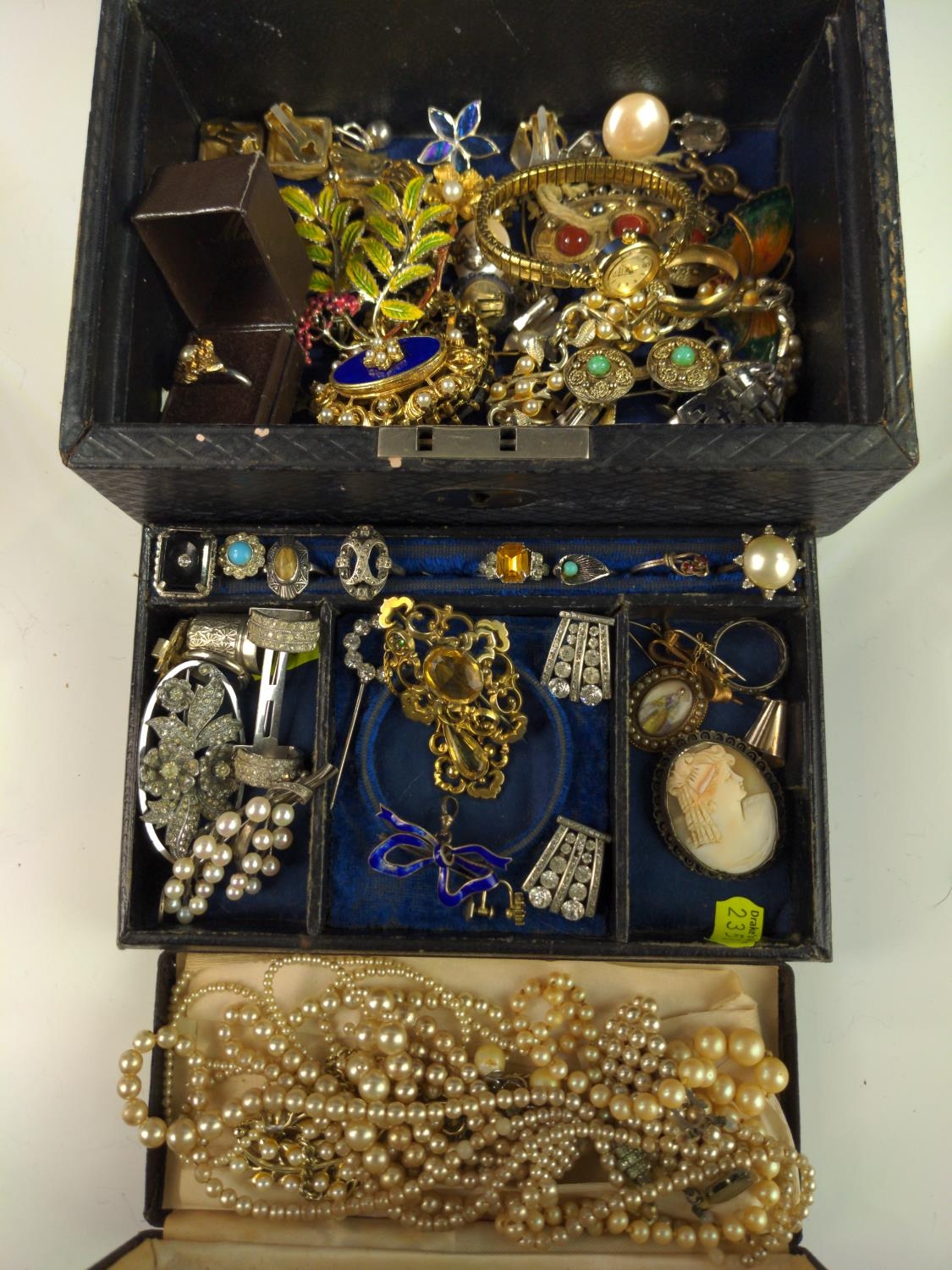 Collection of vintage and antique jewellery to include a Victorian citrine, gold plated brooch, silv - Image 2 of 2