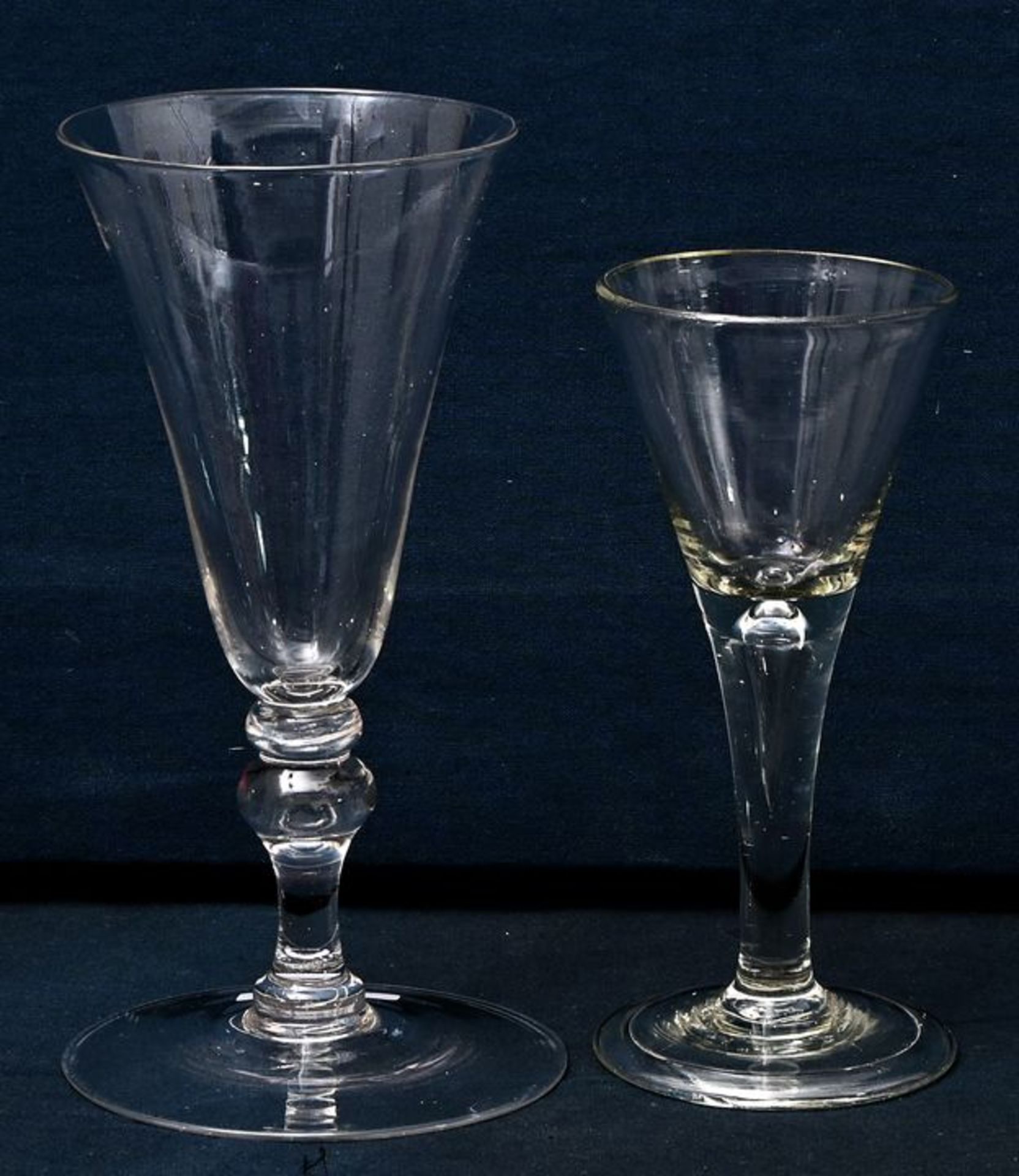 Zwei Kelchgläser/ glass goblets