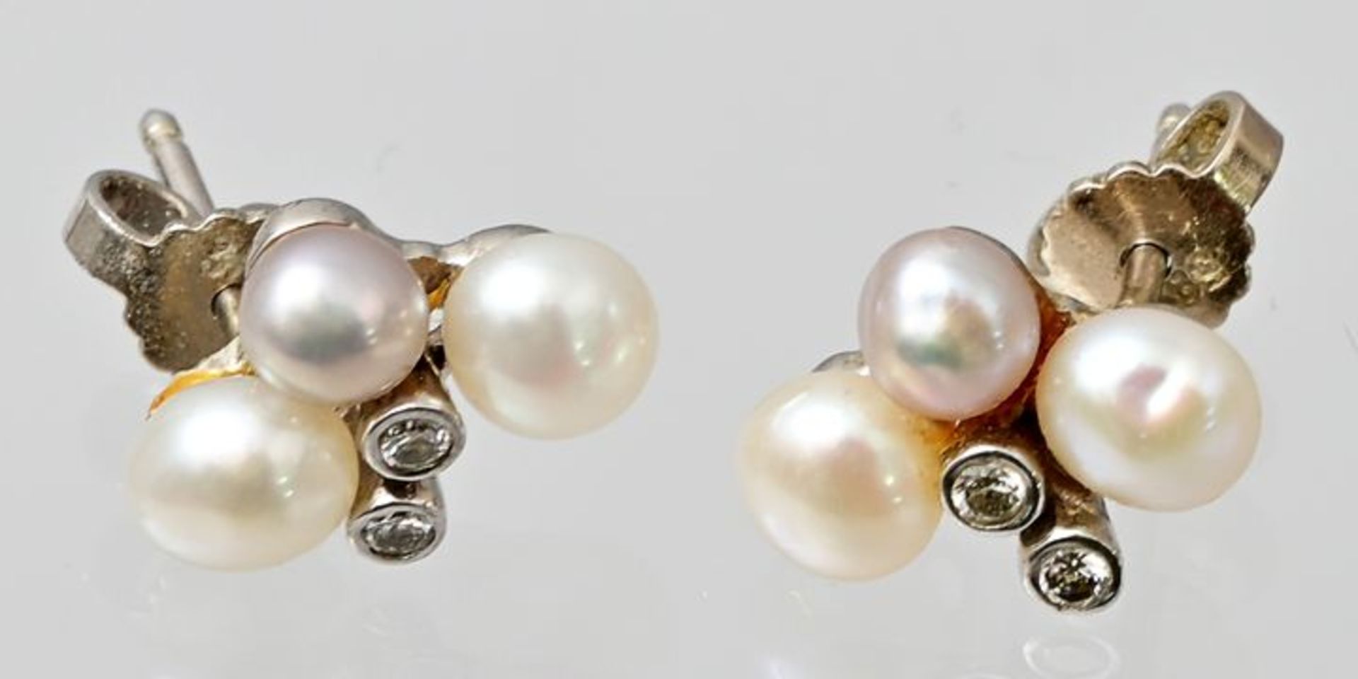 Paar Ohrstecker Perlen/ earrings