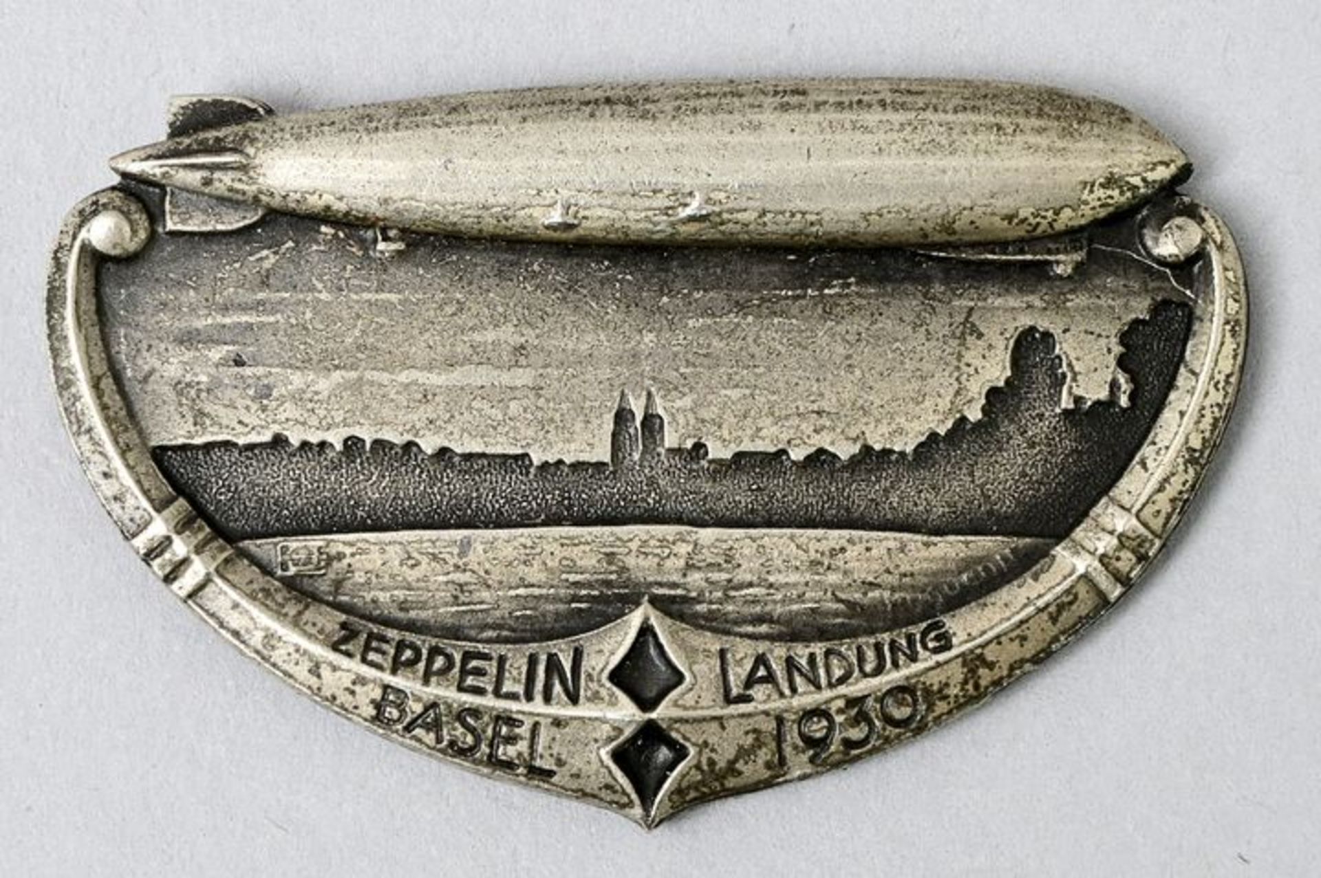 Brosche Zeppelin Landung / brooch