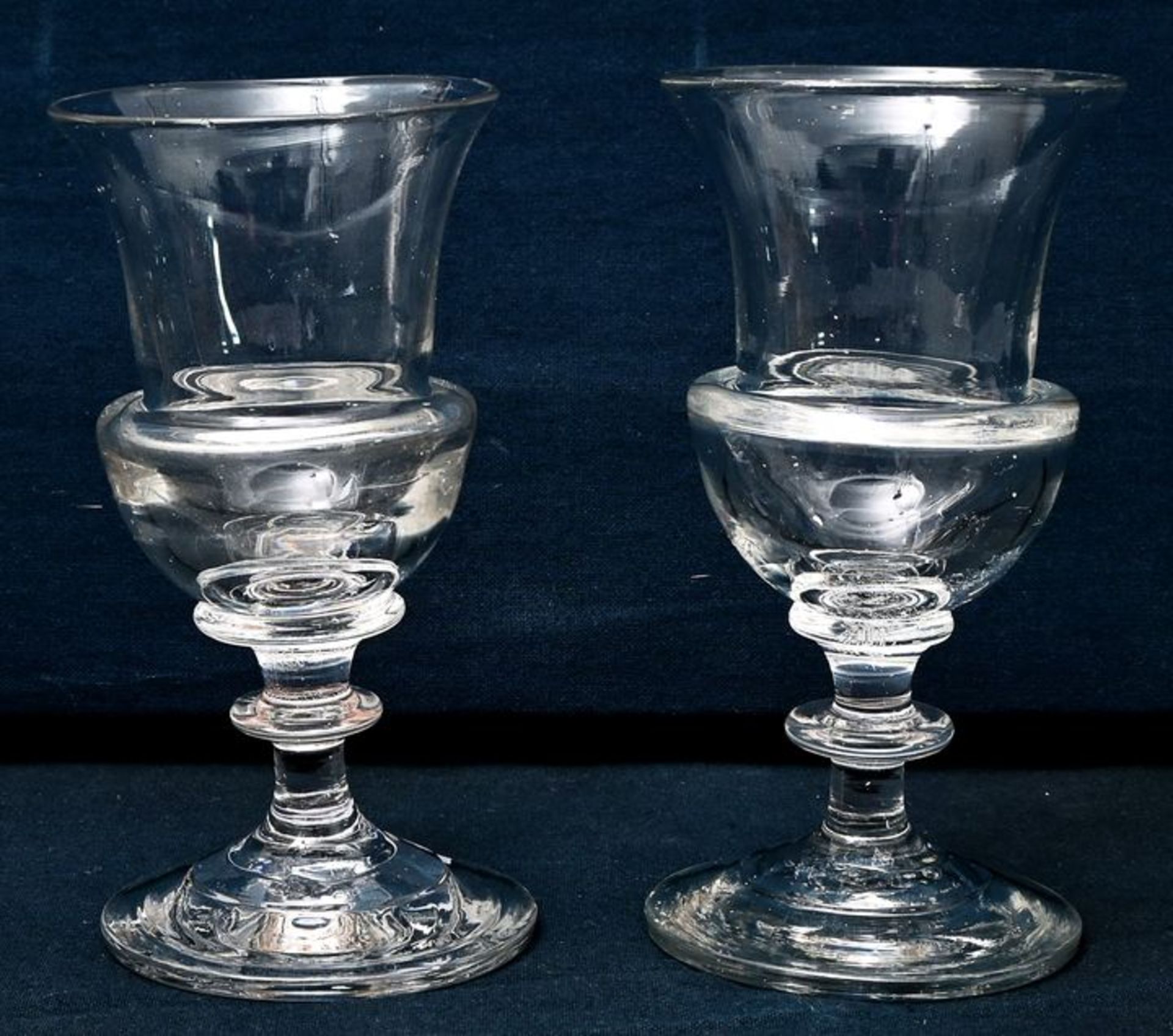 Zwei Kelchgläser/ two glass goblets