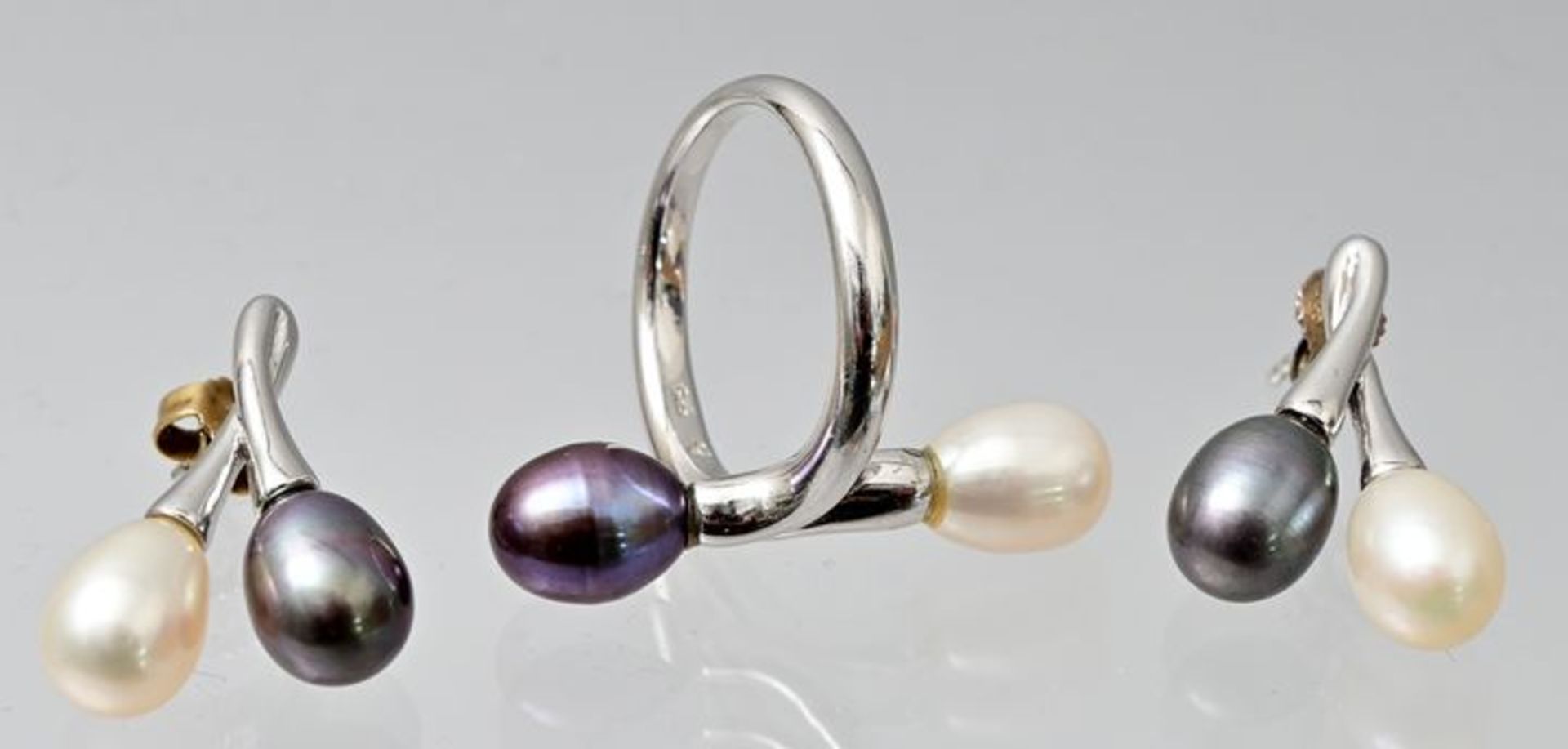 Set Weißgold/ Perlen/ ring and earrings