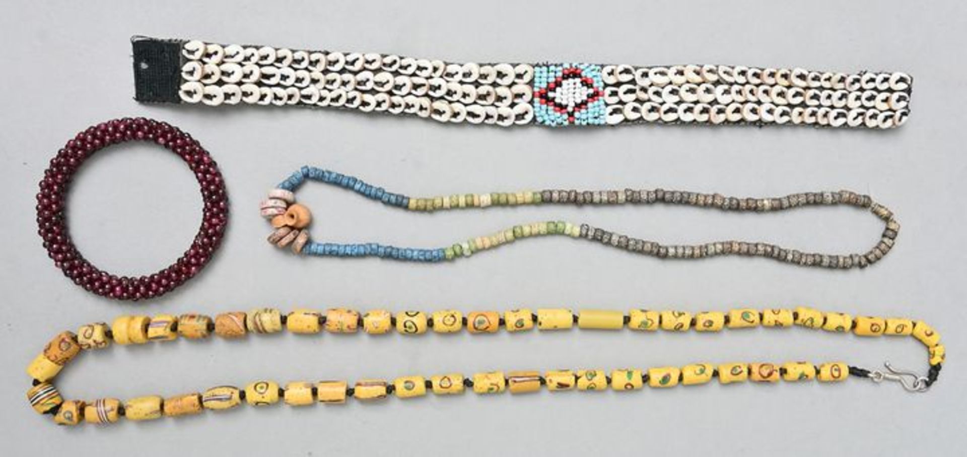 Perlenschmuck afrikanisch/ beadwork jewellery