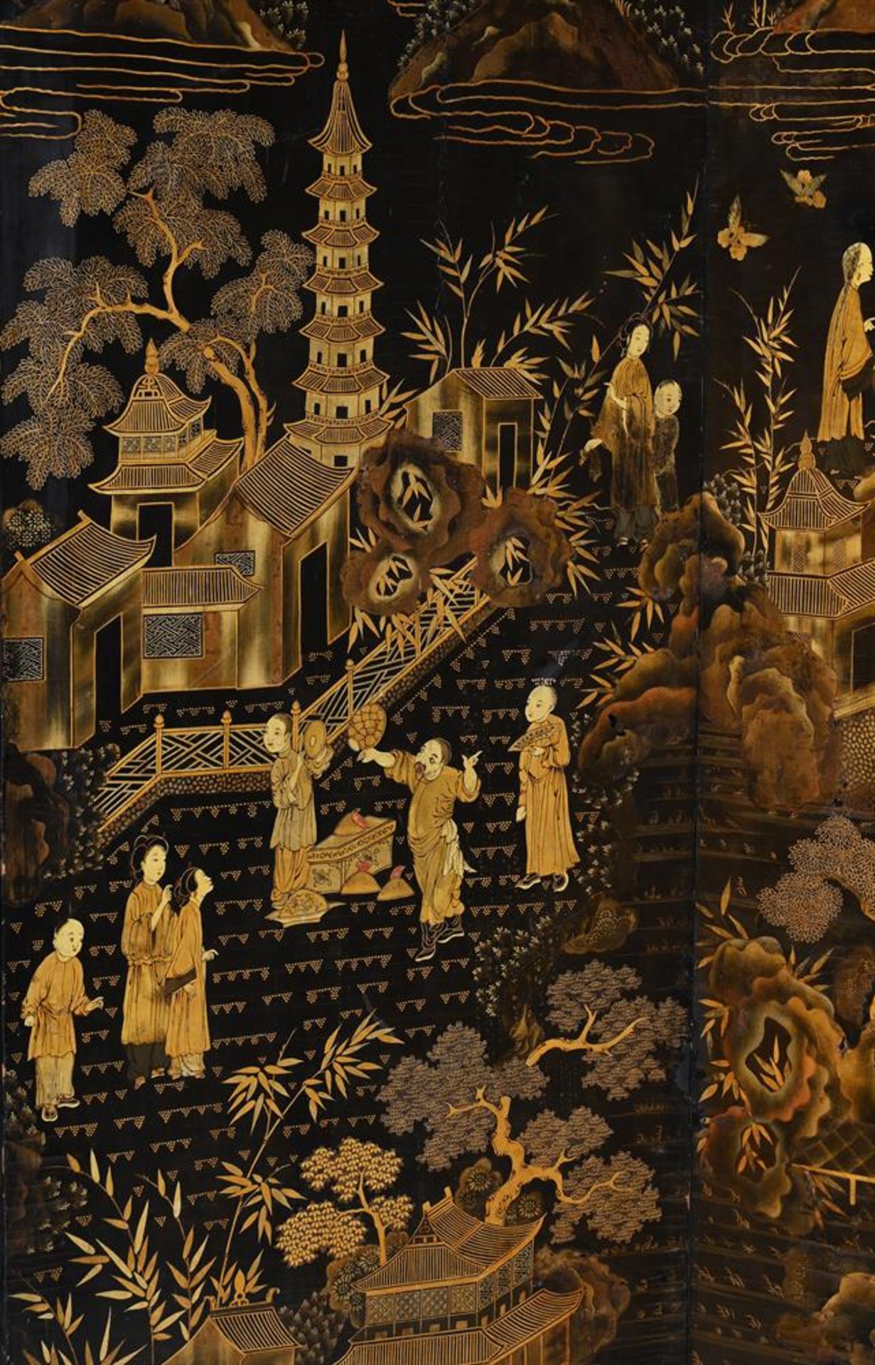 A CHINESE BLACK LACQUER AND GILT DECORATED FOUR-FOLD SCREEN - Bild 2 aus 2