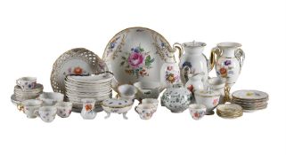 A SELECTION OF MOSTLY MODERN MEISSEN PORCELAIN