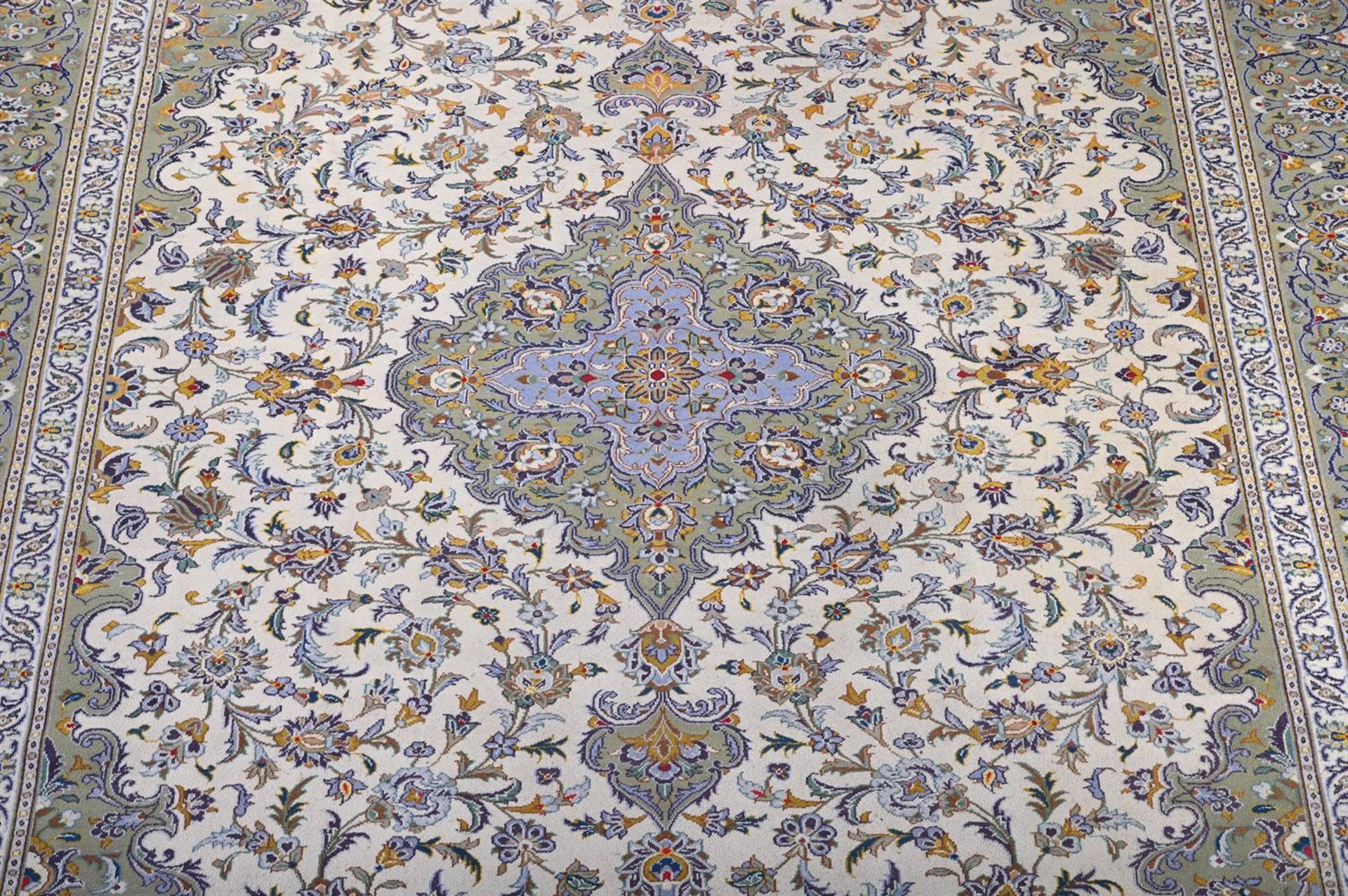 A KASHAN CARPET - Image 3 of 4