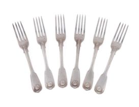 A SET OF SIX GEORGE IV SILVER FIDDLE, SHELL AND THREAD PATTERN TABLE FORKS, WILLIAM CHAWNER I