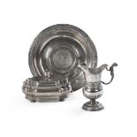 A PEWTER JUG AND DISHED PLATE, 18TH CENTURY