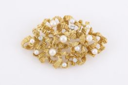 A DIAMOND AND CULTURED PEARL BROOCH