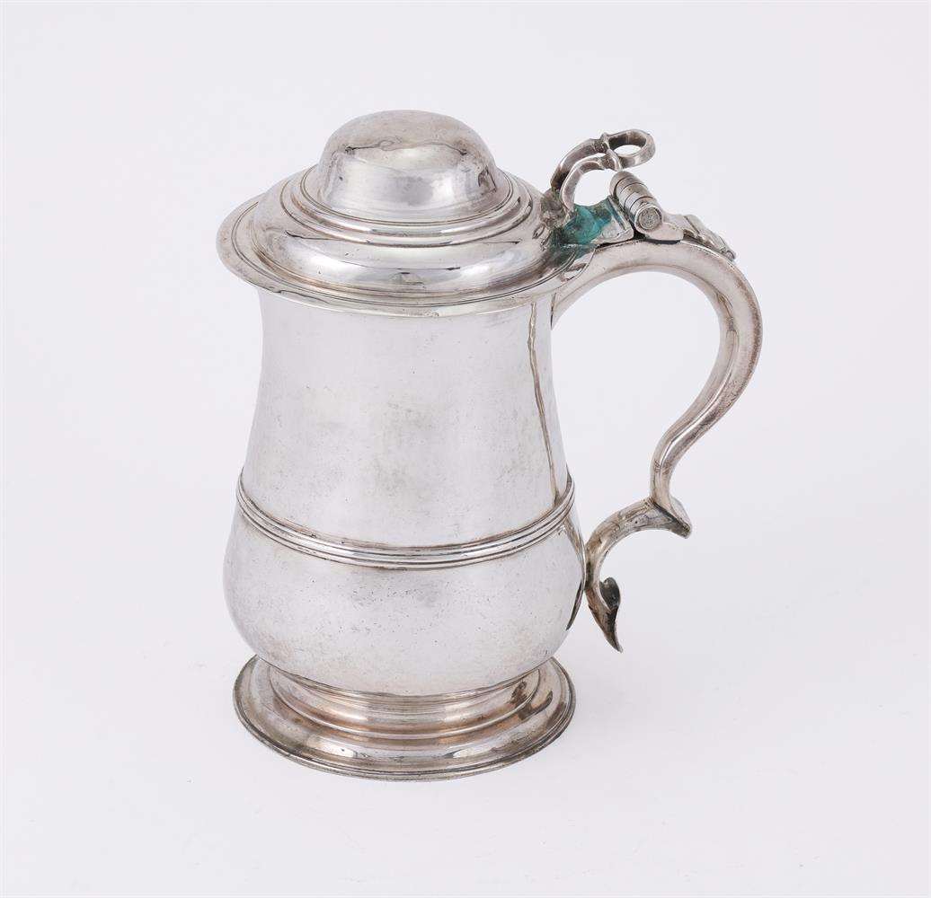 A GEORGE II SILVER LIDDED TANKARD