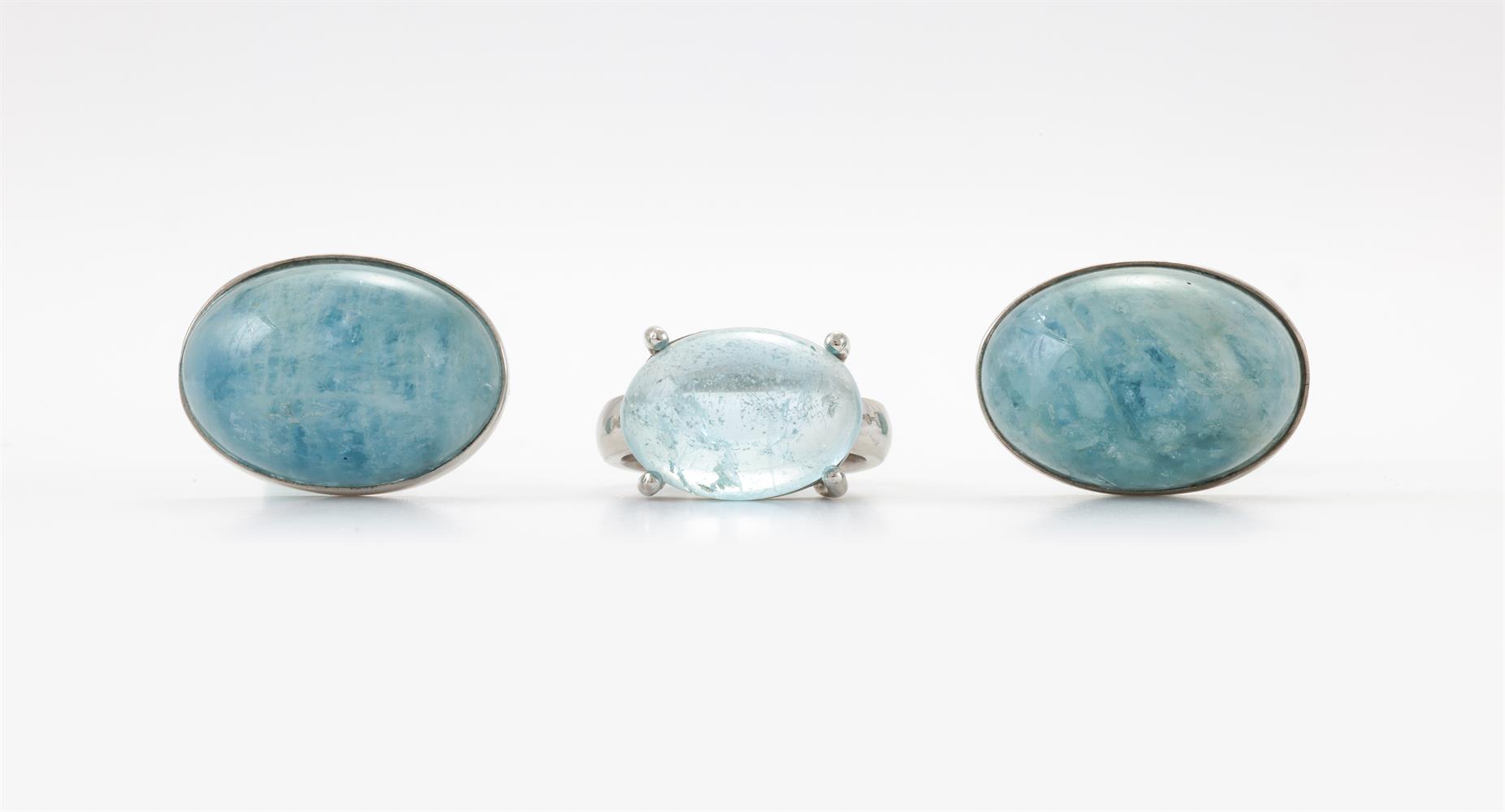 AN AQUAMARINE RING AND A PAIR OF SIMILAR EAR CLIPS - Image 2 of 2