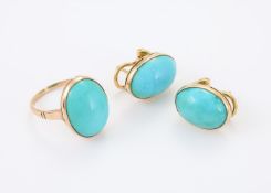A TURQUOISE RING AND EARRINGS