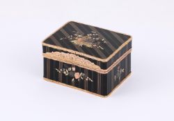 Y AN 18TH CENTURY FRENCH GOLD AND TORTOISESHELL BOX