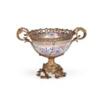 A CANTONESE EXPORT PORCELAIN ORMOLU MOUNTED TABLE CENTRE BASKET, EARLY 19TH CENTURY