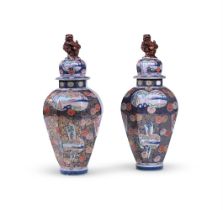 A LARGE PAIR OF SAMSON IMARI BALUSTER OCTAGONAL VASES AND COVERS, MEIJI PERIOD