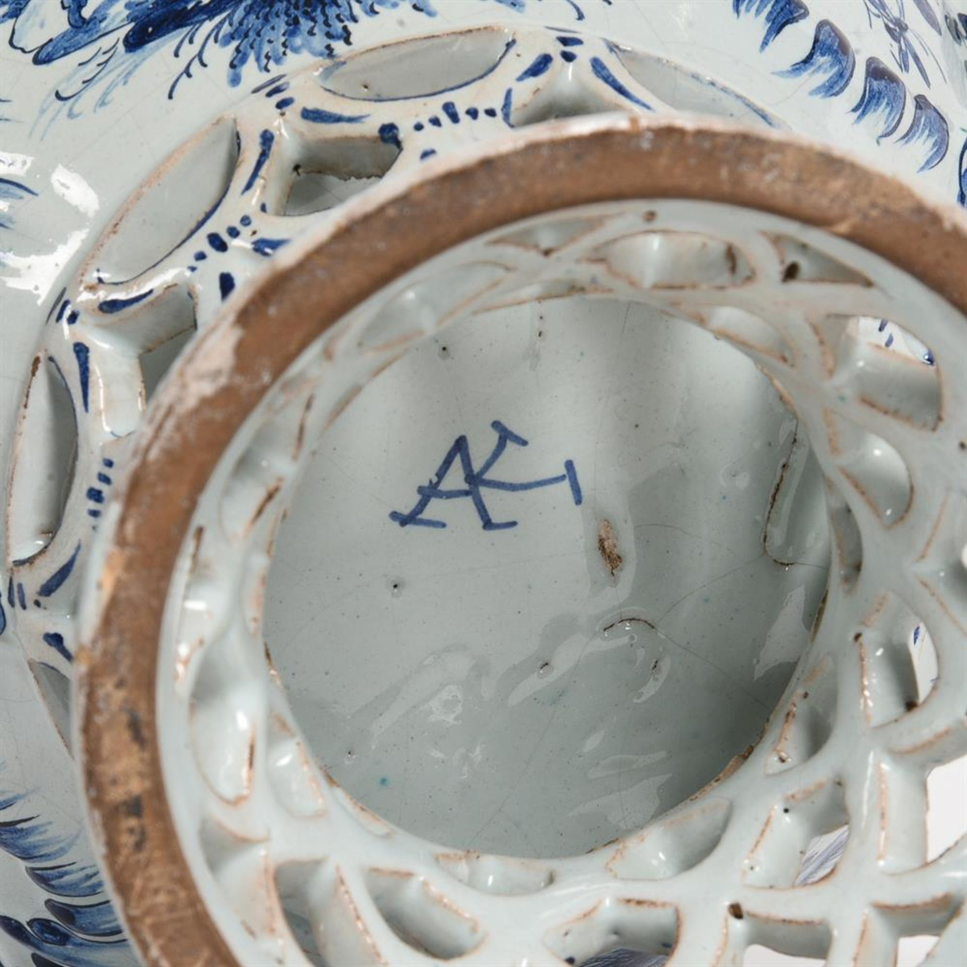 A SELECTION OF LATER BLUE AND WHITE DUTCH DELFT, LATE 19TH AND 20TH CENTURIES - Bild 4 aus 7