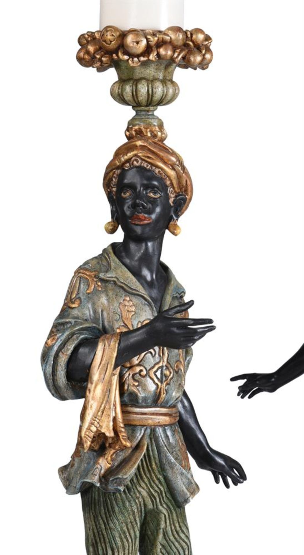 A PAIR OF POLYCHROME PAINTED AND GILT TORCHERES IN VENETIAN TASTE, 20TH CENTURY - Bild 4 aus 5