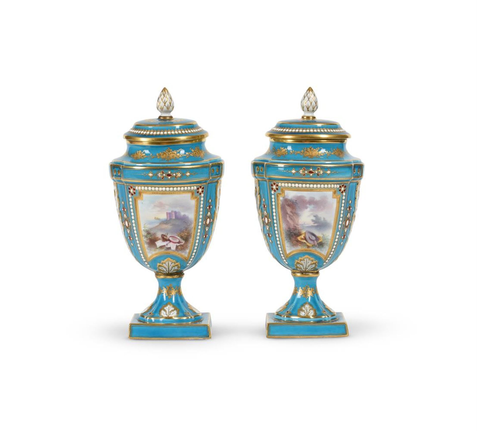 A PAIR OF SEVRES-STYLE TURQUOISE-GROUND PORCELAIN URNS AND COVERS, LATE 19TH CENTURY - Bild 2 aus 3