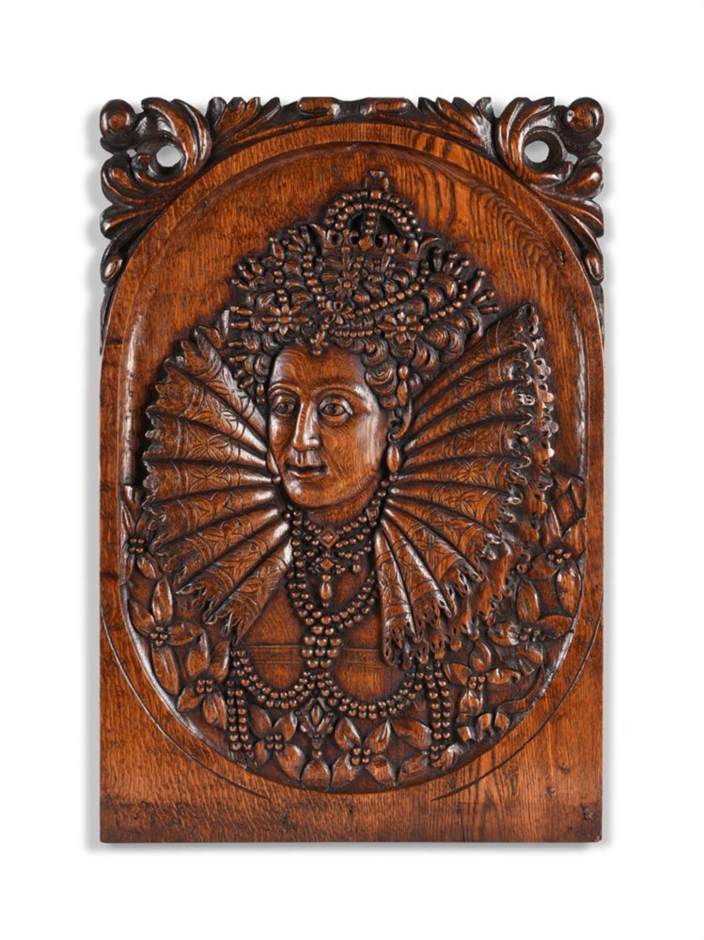 A CARVED OAK PANEL WITH PORTRAIT RELIEF OF QUEEN ELIZABETH I, EARLY 20TH CENTURY