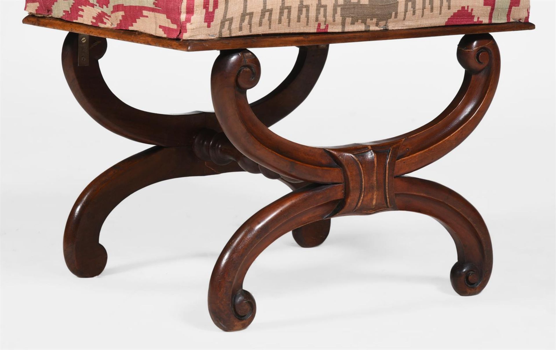 A WALNUT, BEECH AND IKAT UPHOLSTERED X-FRAME STOOL, IN THE MANNER OF GILLOWS - Bild 3 aus 3