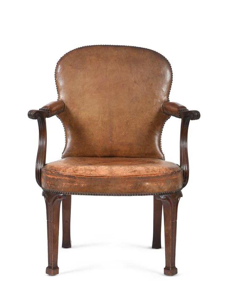 A MAHOGANY ARMCHAIR IN GEORGE III STYLE - Image 2 of 2