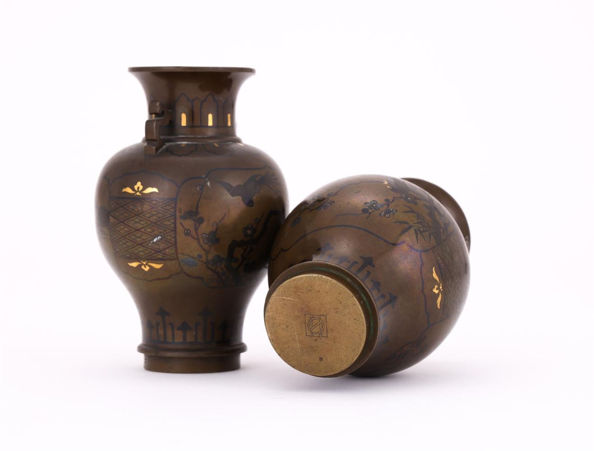 NOGAWA COMPANY, A PAIR OF JAPANESE INLAID BRONZE VASES - Image 3 of 3