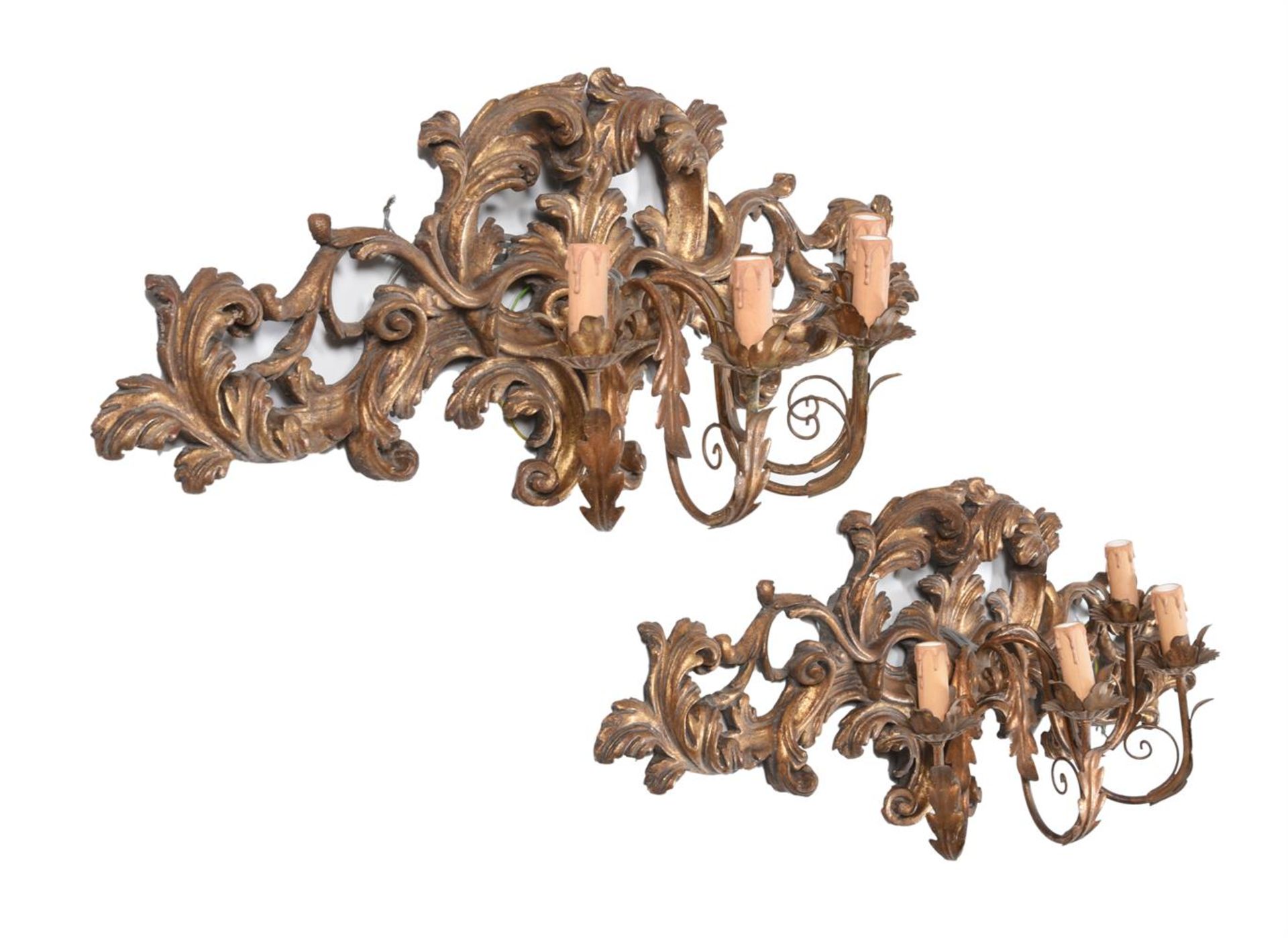 A PAIR OF CARVED GILTWOOD AND GILT METAL FOUR LIGHT WALL APPLIQUES