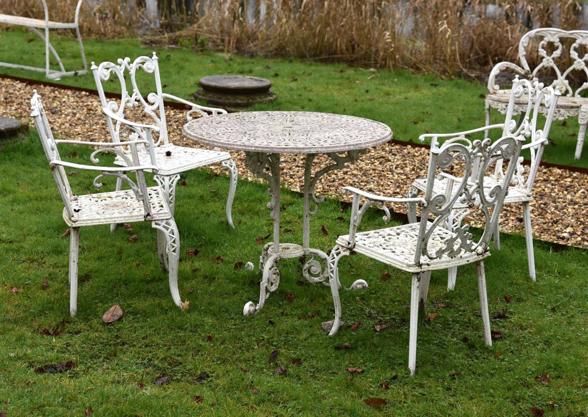 A GROUP OF VARIOUS WHITE PAINTED METAL GARDEN FURNITURE - Image 3 of 3