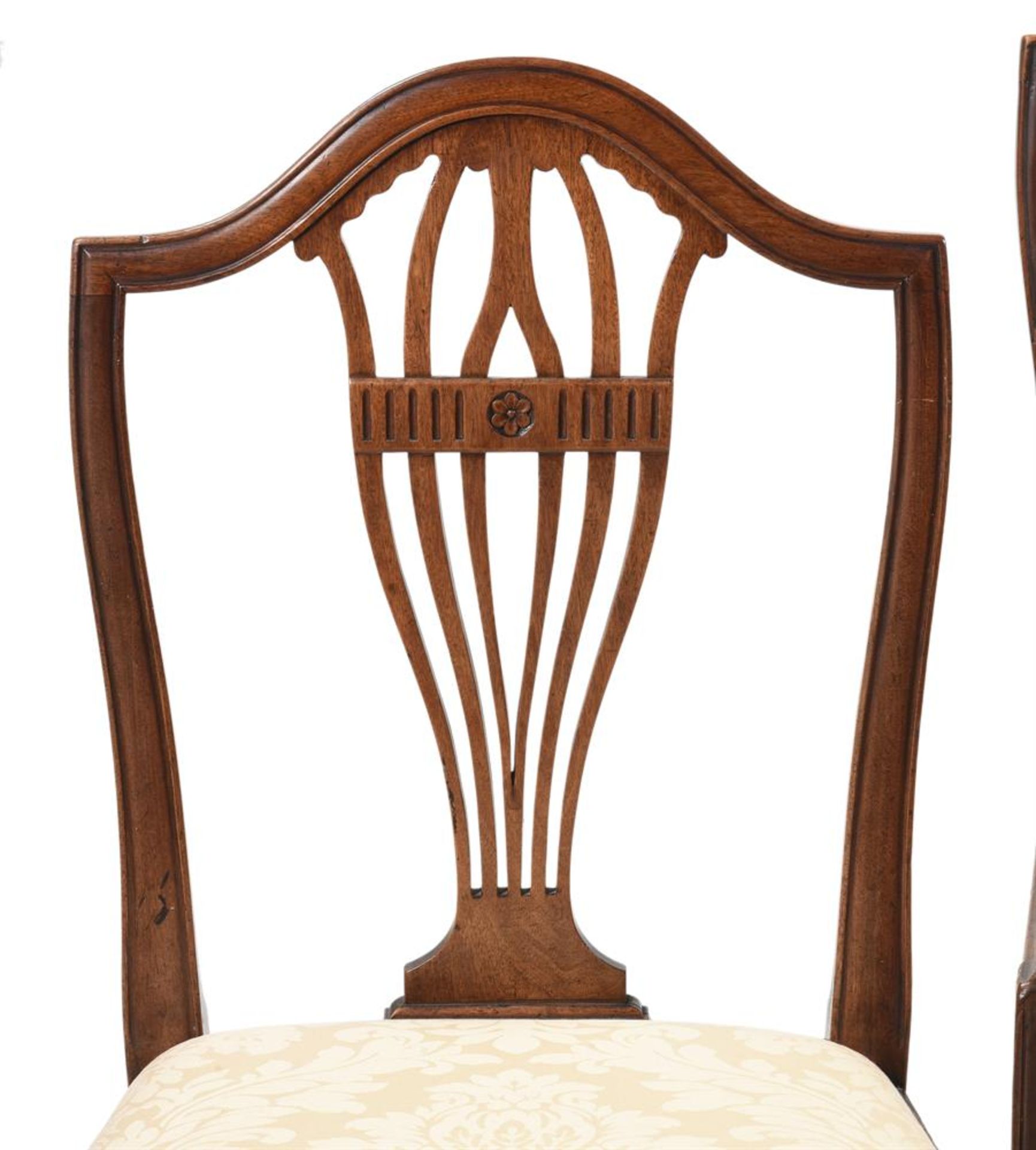 A SET OF SIX MAHOGANY DINING CHAIRS IN GEORGE III STYLE - Bild 4 aus 4