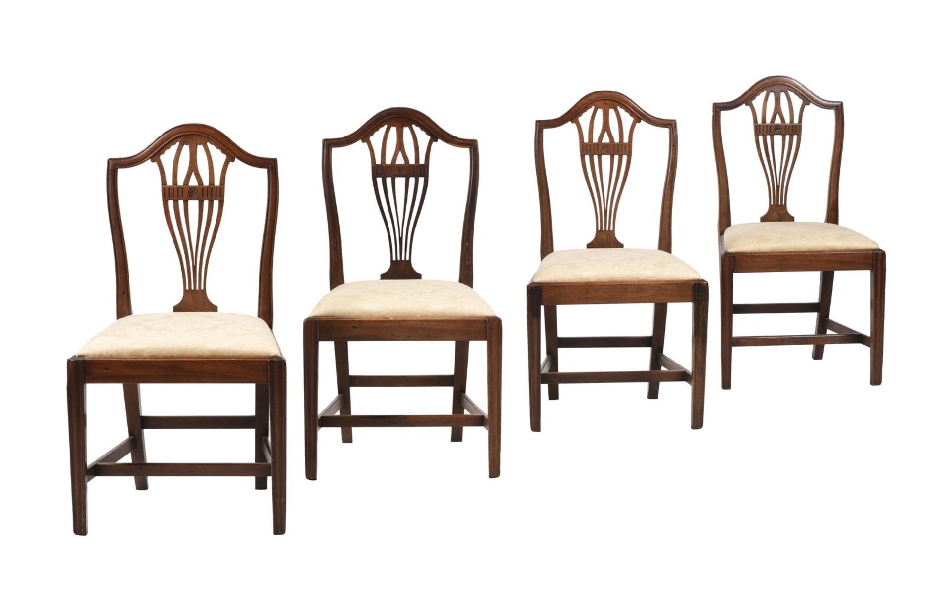 A SET OF SIX MAHOGANY DINING CHAIRS IN GEORGE III STYLE - Bild 2 aus 4