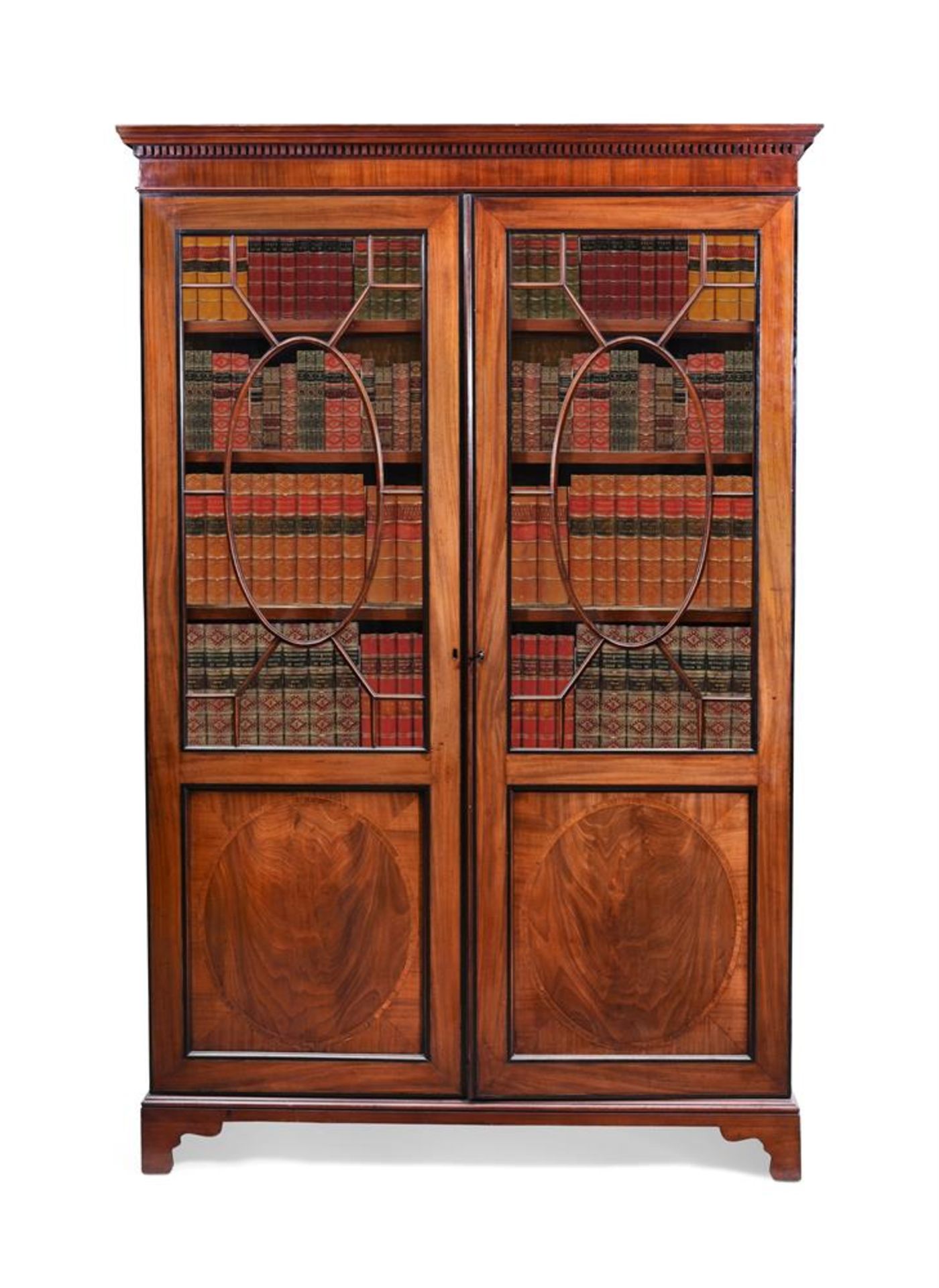 Y A GEORGE III MAHOGANY AND EBONY DISPLAY CABINET OR BOOKCASE, CIRCA 1780