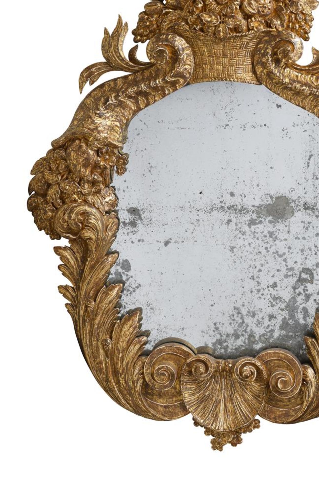 A LARGE CONTINENTAL CARVED GILTWOOD MIRROR, POSSIBLY ITALIAN, LATE 18TH OR EARLY 19TH CENTURY - Bild 2 aus 3