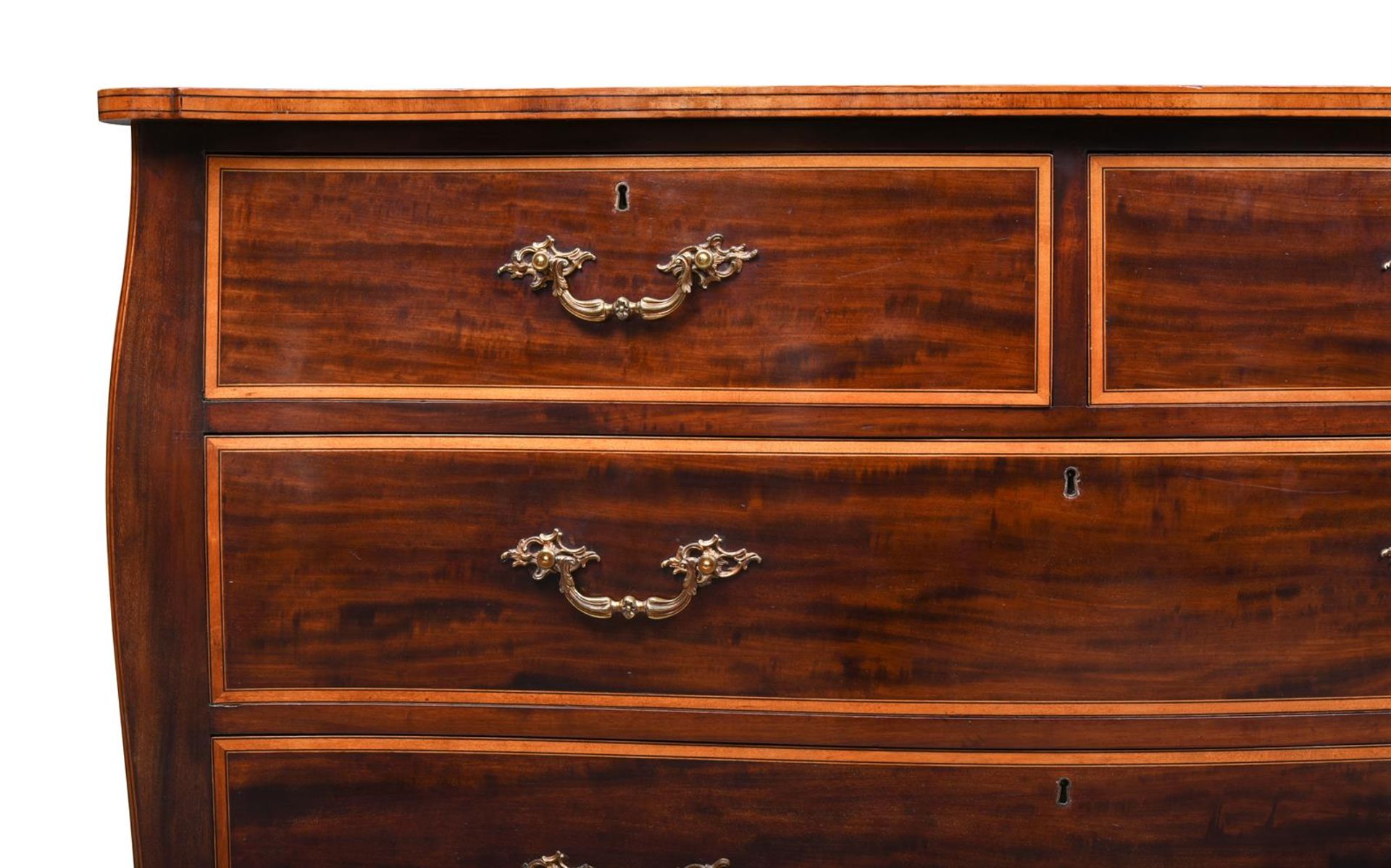 Y A MAHOGANY, SATINWOOD AND EBONY STRUNG SERPENTINE COMMODE, LATE 19TH CENTURY - Bild 3 aus 5