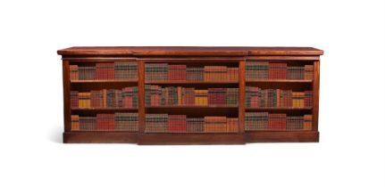 A REGENCY MAHOGANY BREAKFRONT OPEN BOOKCASE, CIRCA 1820