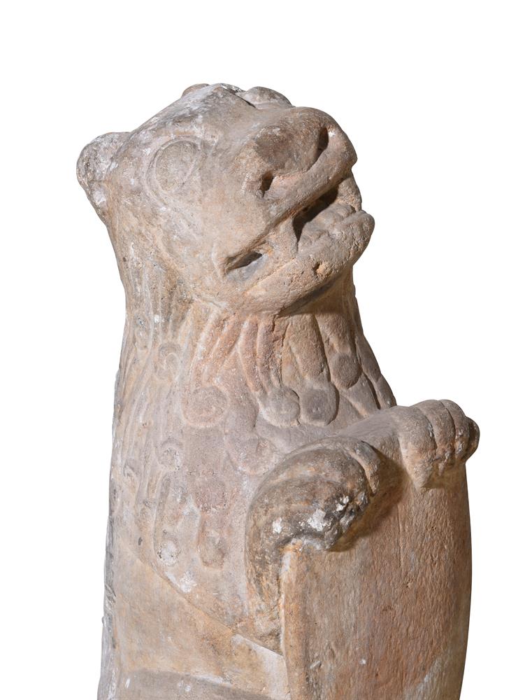 A LARGE CARVED STONE HERALDIC LION, 17TH CENTURY OR EARLIER - Image 2 of 2