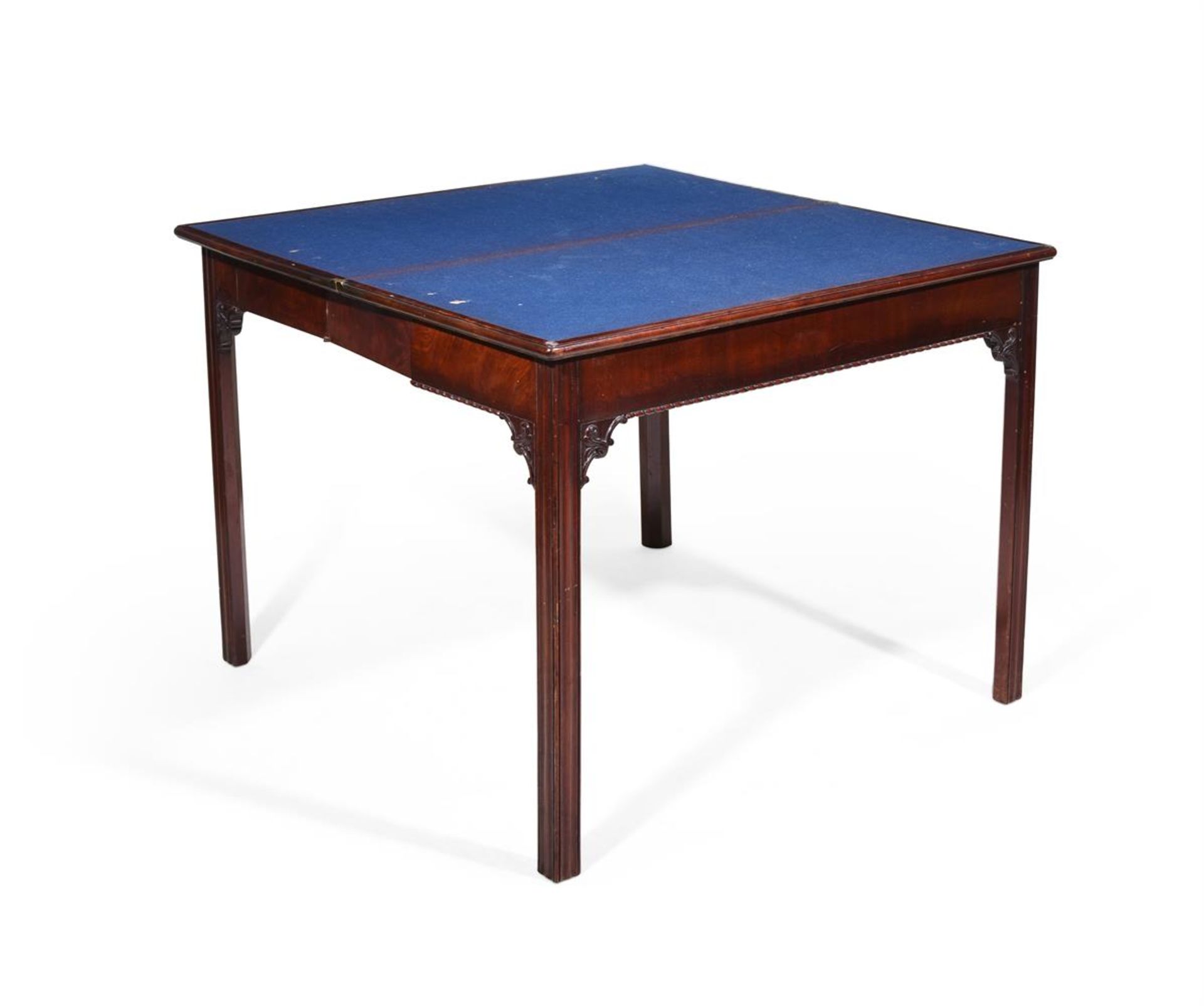 A GEORGE III CARVED MAHOGANY CONCERTINA ACTION CARD TABLE, CIRCA 1760T - Bild 2 aus 5
