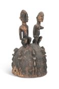 AN AFRICAN TRIBAL CARVED WOOD CROWN, PROBABLY EARLY 20TH CENTURY