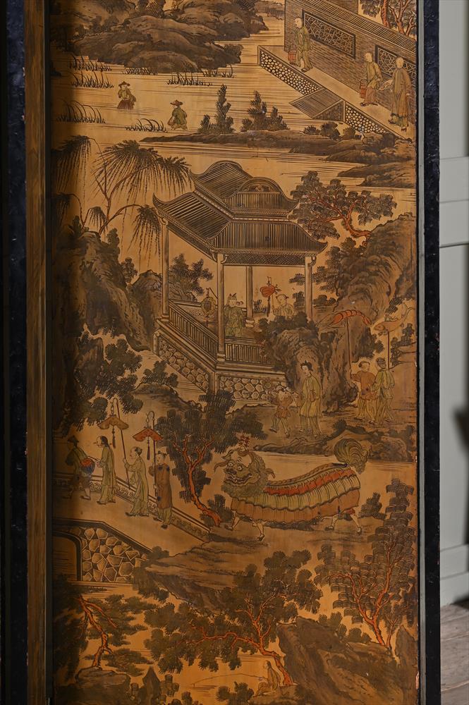 A CHINESE EXPORT BLACK LACQUER AND CHINOISERIE DECORATED EIGHT FOLD SCREEN, EARLY 19TH CENTURY - Image 5 of 5