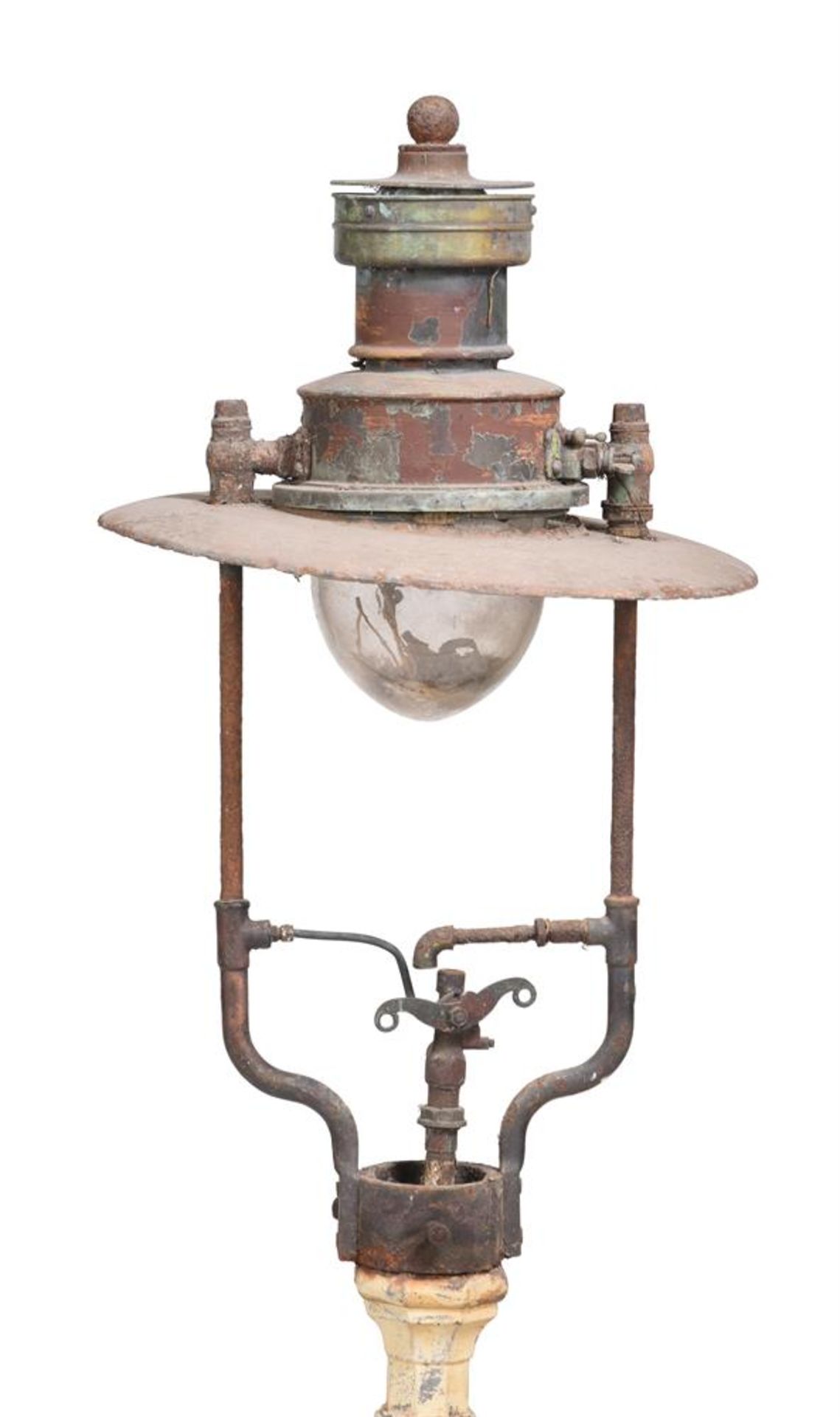 A GREAT WESTERN RAILWAY COPPER AND CAST IRON LAMP, LATE 19TH CENTURY - Image 2 of 3