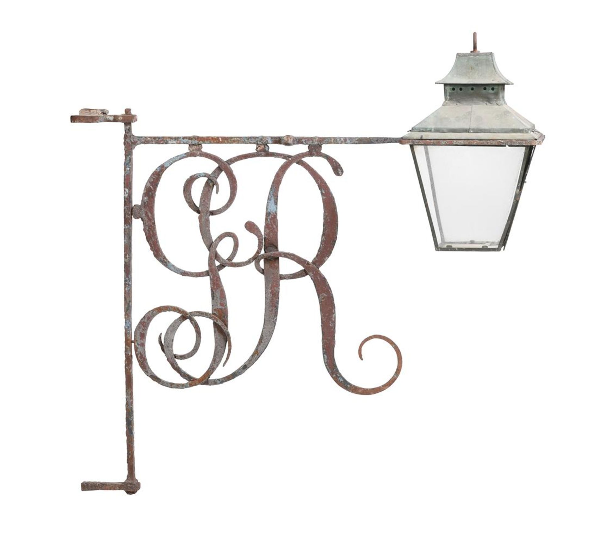 A LARGE GEORGE III WROUGHT IRON CYPHER LANTERN BRACKET, LATE 18TH OR EARLY 19TH CENTURY
