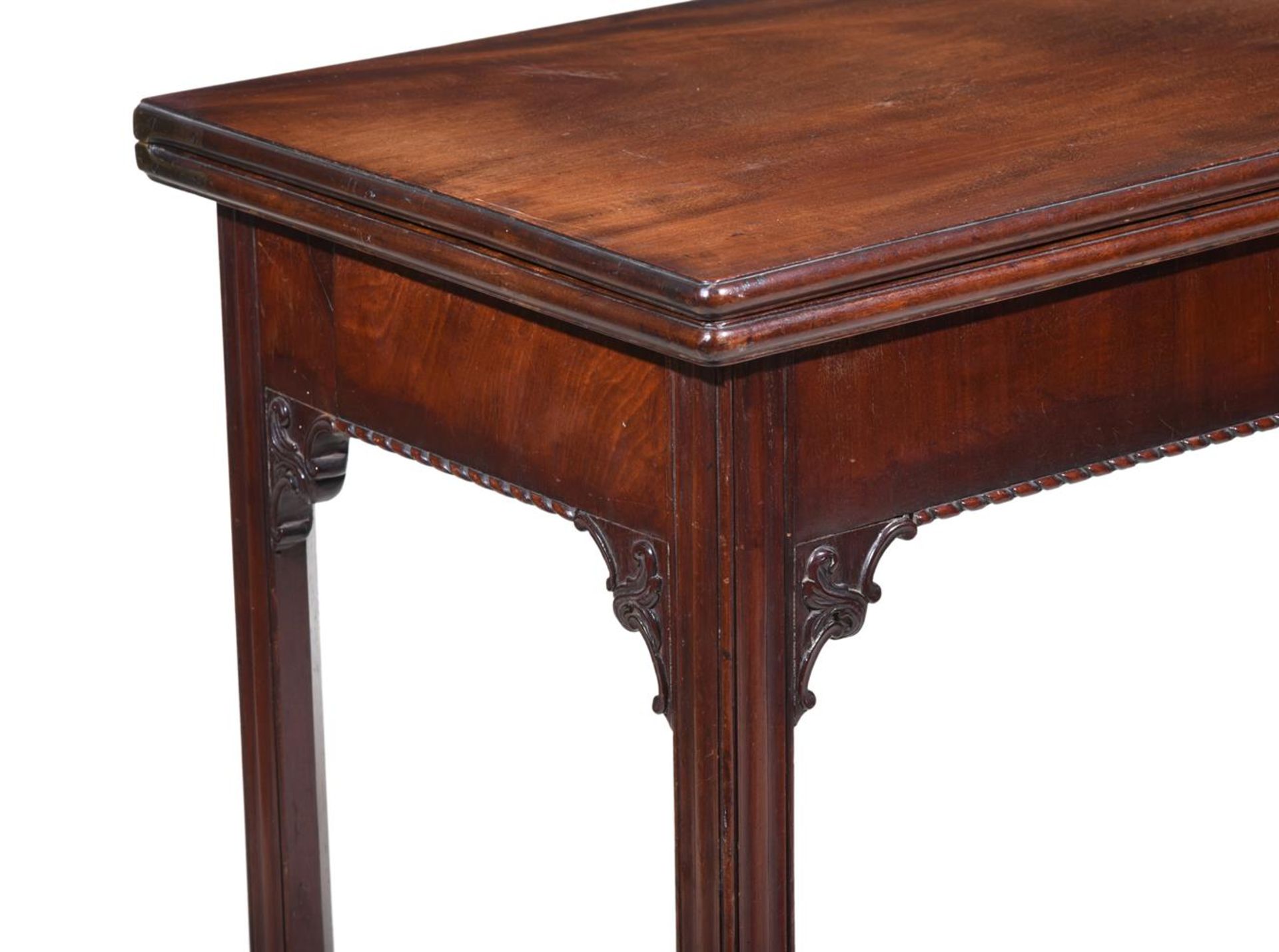 A GEORGE III CARVED MAHOGANY CONCERTINA ACTION CARD TABLE, CIRCA 1760T - Bild 3 aus 5