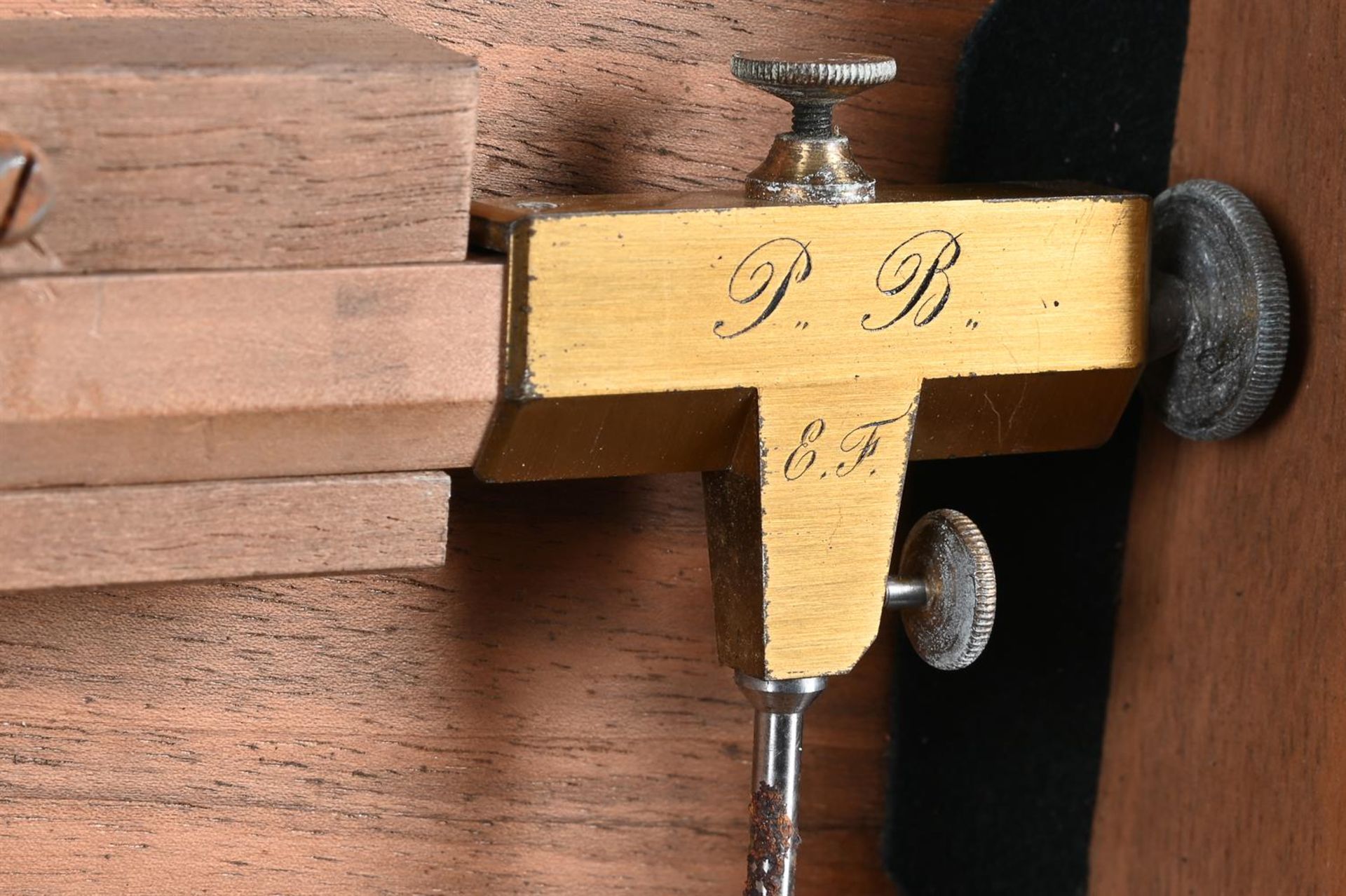 Y A FRENCH WALNUT-CASED PART SET OF NAVAL ARCHITECT OR CARTOGRAPHERS DRAWING INSTRUMENTS - Image 6 of 11