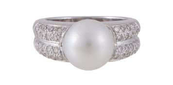 A SOUTH SEA CULTURED PEARL AND DIAMOND RING